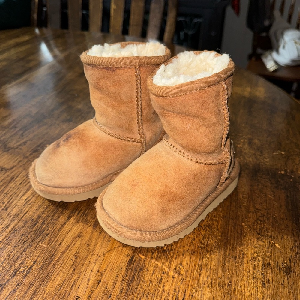 UGG Chestnut Toddler Boots